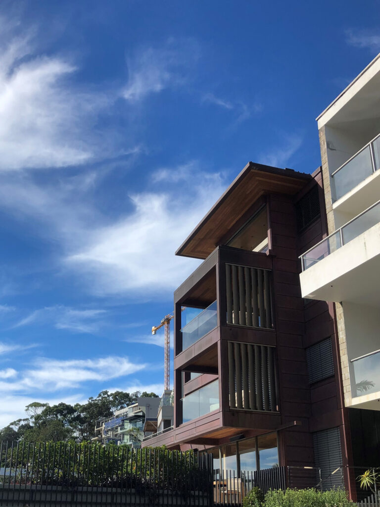 Bate-and-Bate-Builders-NORTH-SHORE-SIX-STOREY-HOME-Photo-4-NW-elevation-cropped